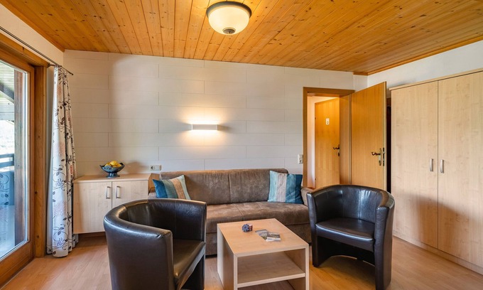 Kaprun Apartment | Holiday Apartment "Nr 23 Haus Voglreiter" with Mountain View, Balcony & Wi-Fi