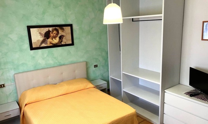 Viserbella Apartment | Holiday Apartment "Sole" with Sea View, Shared Garden & Wi-Fi