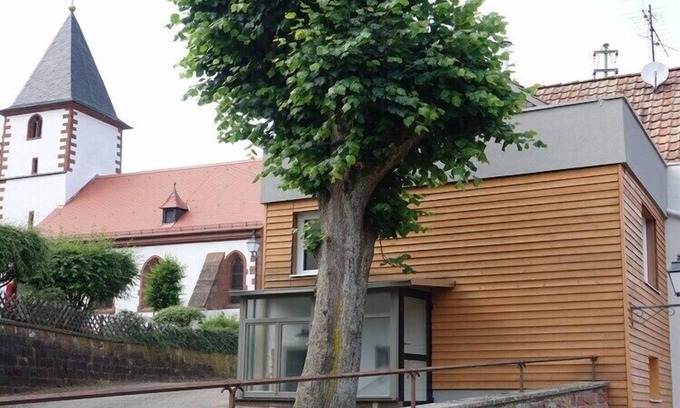 Dernbach Apartment | Holiday apartment Uhu in the house on linden tree