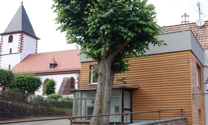 Dernbach Apartment | Holiday apartment Uhu in the house on linden tree