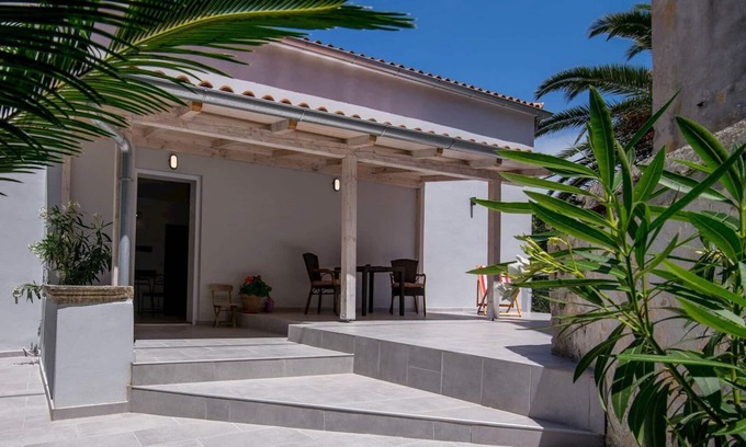 Veli Losinj Apartment | Holiday apartment Veli Losinj for 1 - 2 persons with 1 bedroom - Twin house