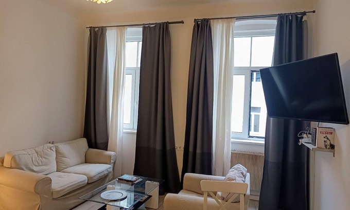 Hundsturm Apartment | Holiday apartment Vienna for 1 - 3 persons with 2 bedrooms - Holiday apartment in one or multi-famil