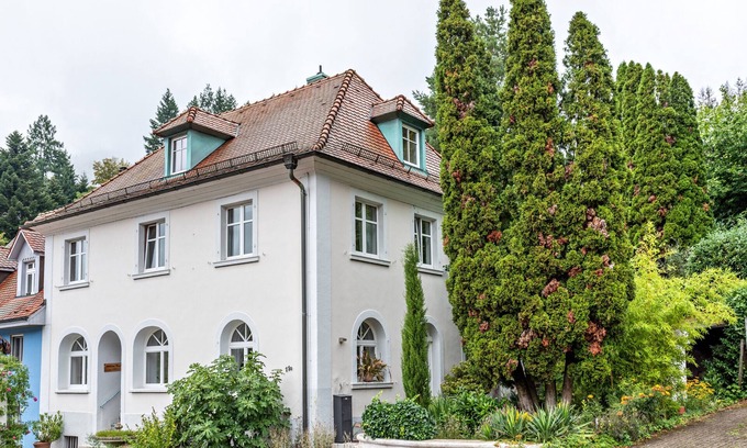 Schweighof Apartment | Holiday Apartment "Waldhorn" with Private Terrace, Shared Garden & Wi-Fi