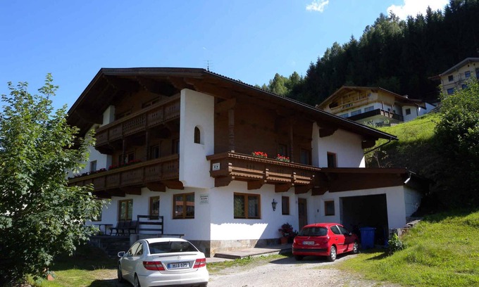 Kaltenbach Apartment | Holiday apartment with balcony close to the centre