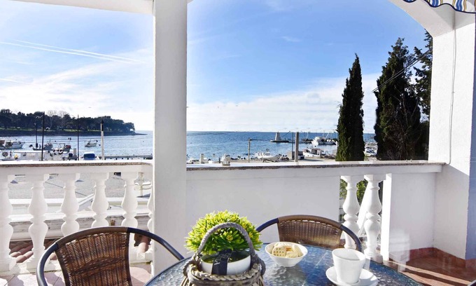 Savudrija Apartment | Holiday apartment with terrace and air conditioning