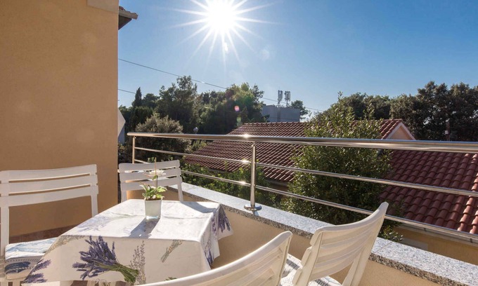 Punat Apartment | Holiday apartment with balcony and air conditioning