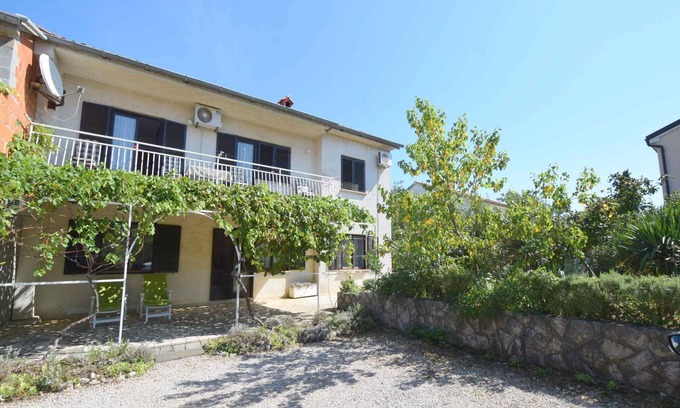 Municipality of Omisalj Apartment | Holiday apartment with balcony