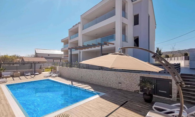 Silo Apartment | Holiday apartment with use of pool