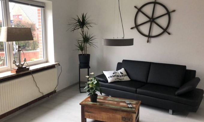 Eddelak Apartment | Holiday Apartment "Work and Relax" with Private Terrace, Private Garden & Wi-Fi