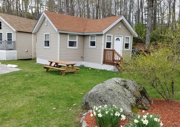 Laconia Cabin | Holiday Bay Cottage Lake Winnipesaukee