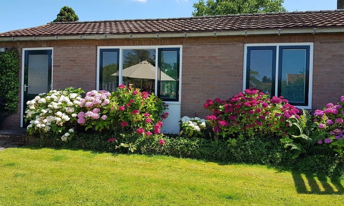 Burgh-Haamstede House | Holiday bungalow Dreef 21 detached with spacious garden near the sea