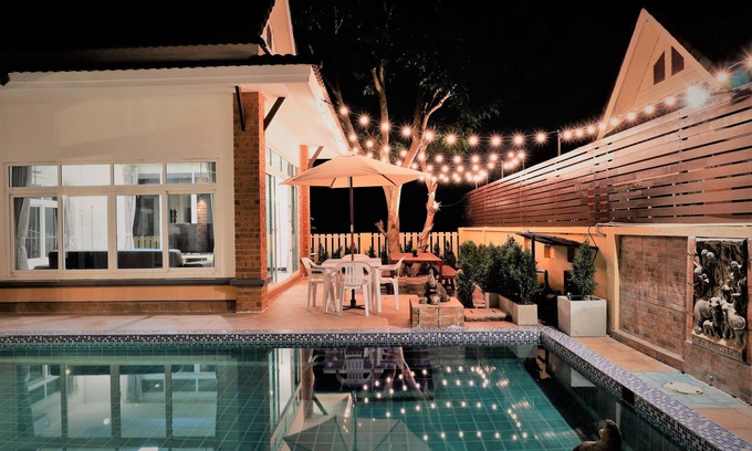 Nong Prue Villa | HOLIDAY CASUAL STYLE POOL VILLA IN PATTAYA CITY