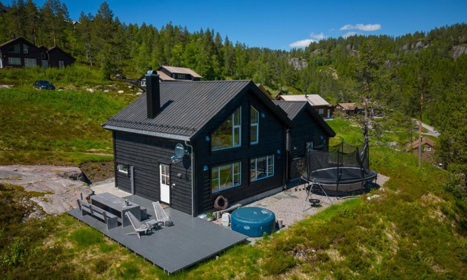 Tjørhom Villa | Holiday Cottage