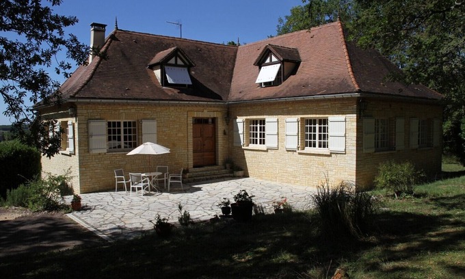 Montgesty Villa | Holiday cottage with 6 bedrooms and swiming pool
