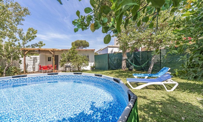 Los Franceses-la Vega House | Holiday Home 'Casa Limonero' with Private Pool, Wi-Fi and Air Conditioning