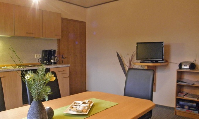 Medelon Apartment | Holiday flat "Schwalbennest" with garden and Wifi