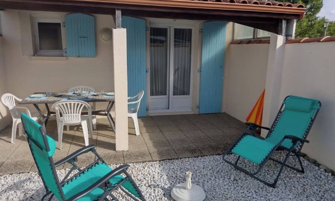 Le Grand-Village-Plage House | Holiday Home 'Pour Une Halte Sur Oléron' with Shared Terrace