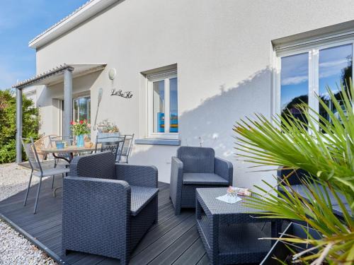 Saint-Jean-de-la-Riviere House | Holiday Home Lésaro by Interhome