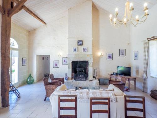 Saint-Laurent-de-la-Salle House | Holiday Home Saint-Laurent Pool & Garden, cleaning included