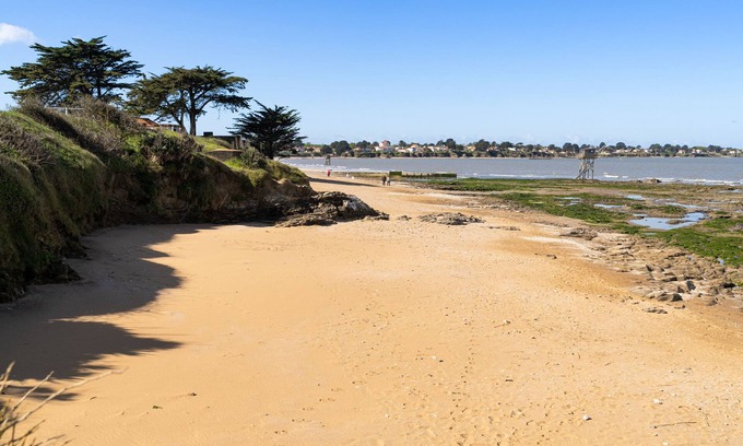Tharon-Plage House | Holiday Home 'Ky Ryce - Tharon Plage' with Private Terrace and Private Garden