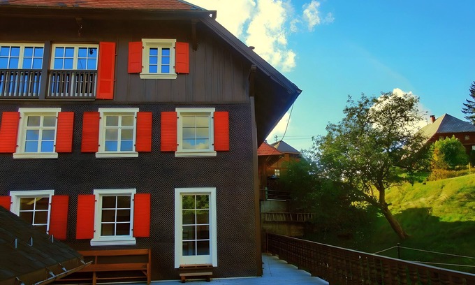 Kaisershaus House | Holiday Home 'Bernau' with Mountain View, Private Terrace and Wi-Fi