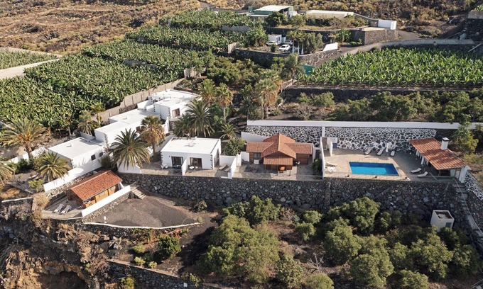 Puerto Naos House | Holiday Home 'Moijama 4' with Sea View, Shared Pool and Wi-Fi