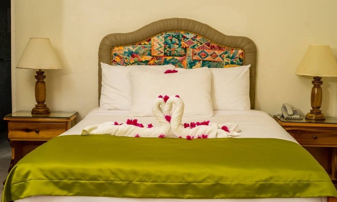 Runaway Bay Resort | Holiday Haven Resort Honeymoon wt Jacuzzi