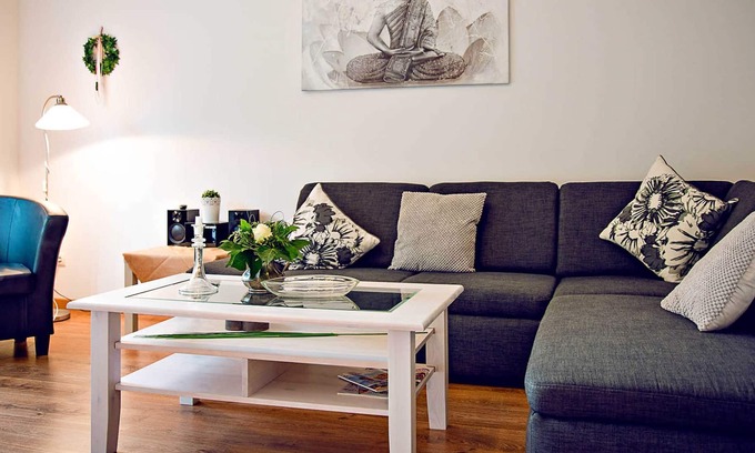Rettin Apartment | Holiday home Viereck, Whg. 2, kl. - Cottage quadrangle