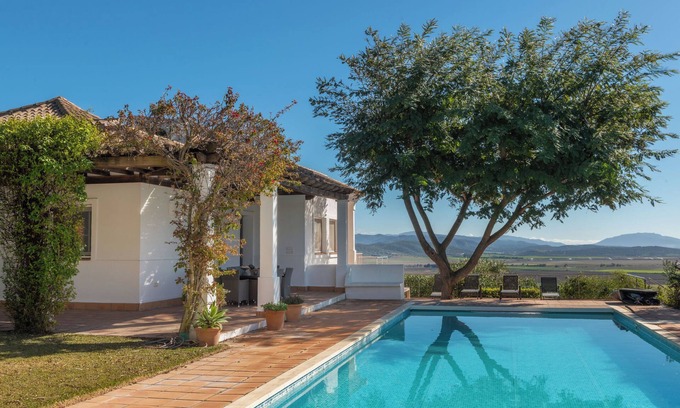 Benalup-Casas Vieja House | Holiday Home 'Dalia' with Private Pool, Wi-Fi and Air Conditioning