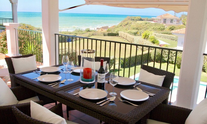 Cabo Roche Villa | Holiday house with sea view and pool, priv. Beach access, modern & completely renovated