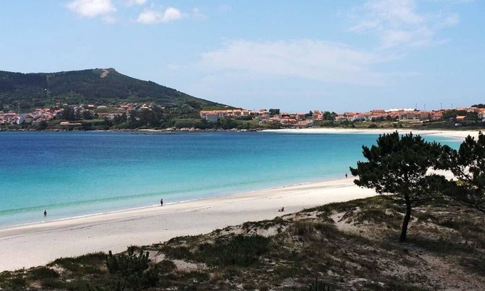 Sardinero House | Holiday house Sardiñeiro de Abaixo for 1 - 10 persons with 5 bedrooms - Row house