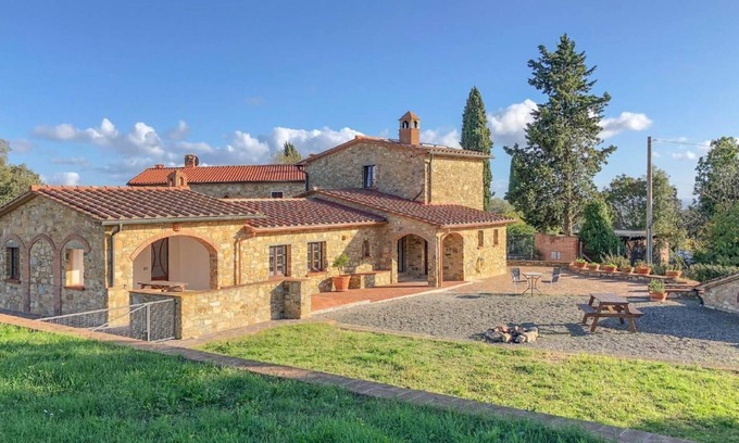 Monteverdi Marittimo House | Holiday house Monteverdi Marittimo for 1 - 9 persons with 4 bedrooms - Holiday house