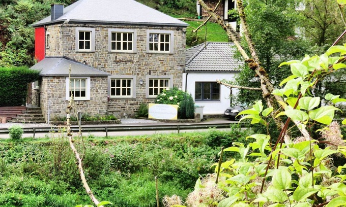 Sy House | Holiday Home in Durbuy by the Ourthe River