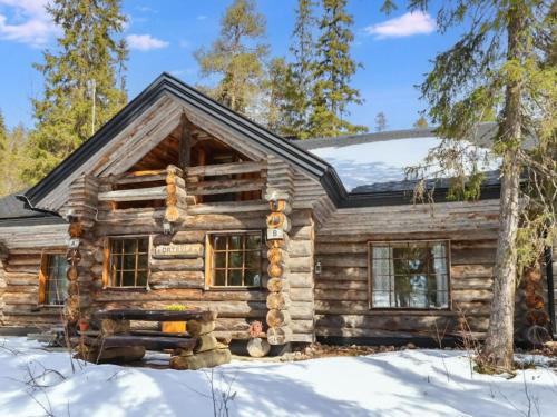 Salla House | Holiday Home Örtsylä b by Interhome