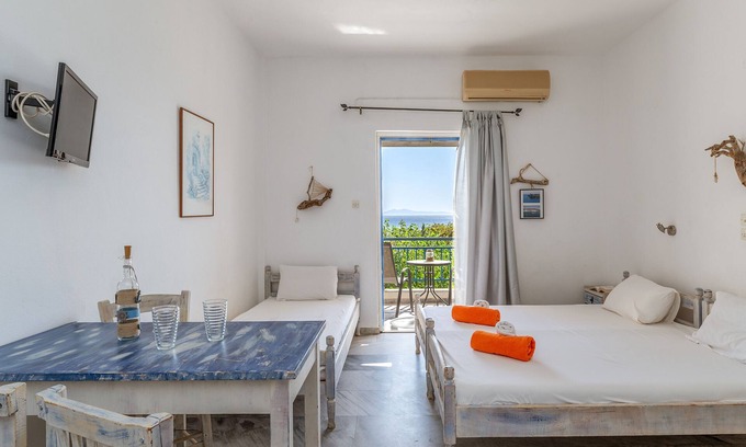 Kipri House | Holiday Home '1 Kypri Seaview Perasma Studio' with Sea View, Wi-Fi and Air Conditioning