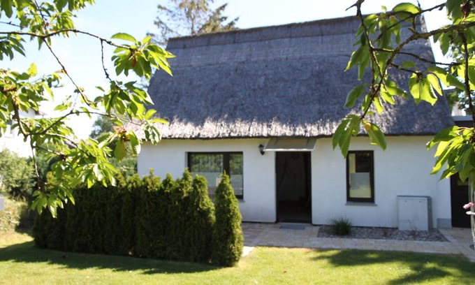 Lubmin House | Holiday Home '1' with Private Terrace, Shared Garden and Wi-Fi