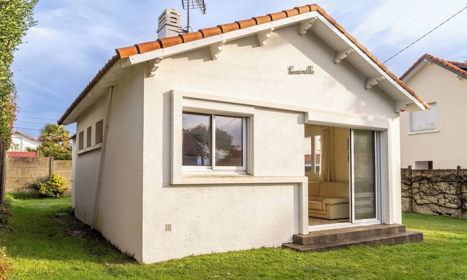 Loire-Atlantique House | Holiday Home '13 - Au Bercement Des Flots' with Private Garden
