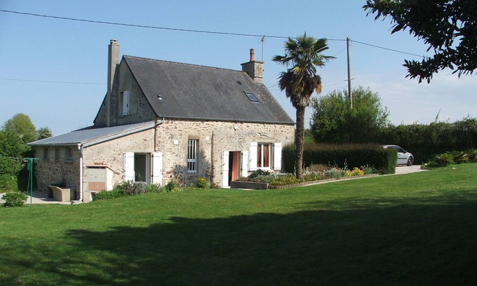 Aumeville-Lestre House | Holiday home 6 people, completely renovated, with green space and parking.