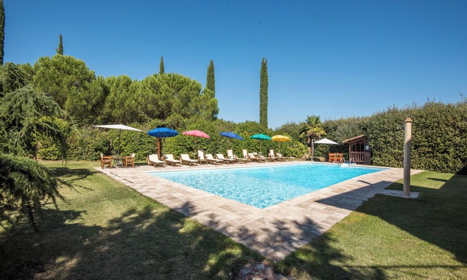 Serre di Rapolano Other | Holiday Home "Agriturismo Ischieto - Il Pino" with Shared Pool and Wi-Fi
