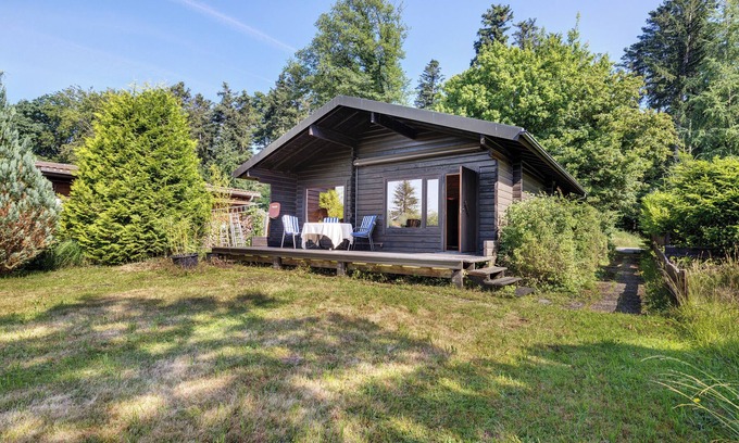Starzach House | Holiday Home 'Albblick' with Private Terrace, Private Garden and Wi-Fi