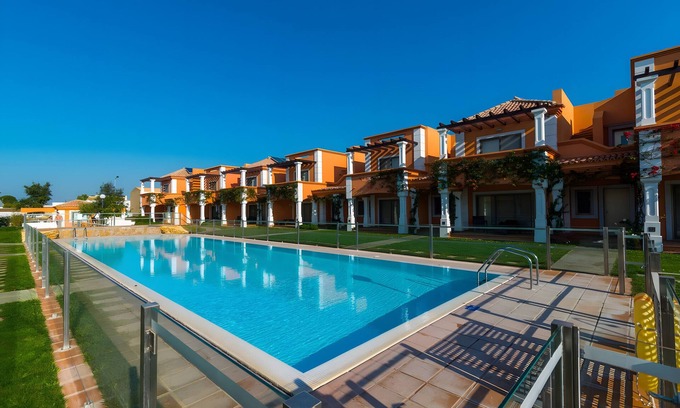 Luz de Tavira House | Holiday Home 'Anis - Lux Tavira Residence' with Shared Pool, Wi-Fi and Air Conditioning