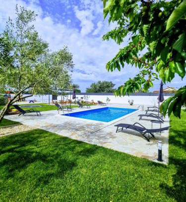 Municipality of Sukosan Villa | Holiday home Aprilis with pool, jacuzzi and sauna