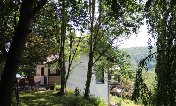 Waldeck House | Holiday Home 'Auszeyt Für Zwei' with Private Terrace, Private Garden and Wi-Fi