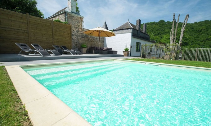 Hastiere-Lavaux Villa | Holiday Home in Ederbergland near Knebelsrod