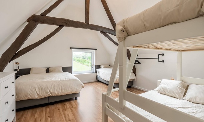 Mont-de-l'Enclus House | Holiday home in Mont de l'Enclus with garden