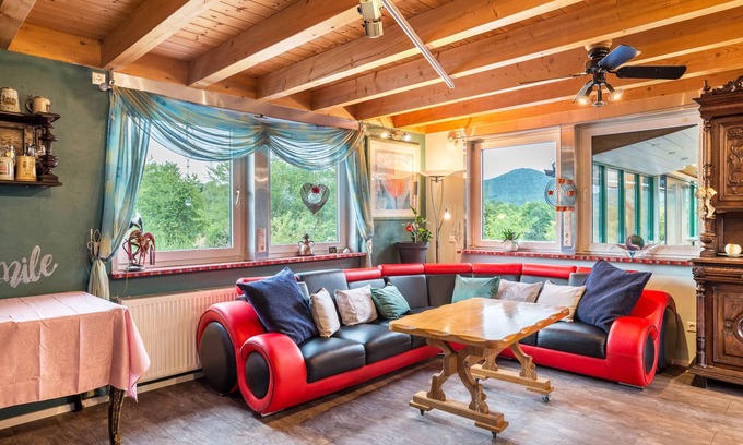 Volkersweiler House | Holiday Home 'Bei Den Holzäppeln' with Mountain View, Balcony and Wi-Fi