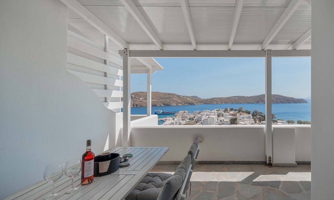 Livadi House | Holiday Home 'Bella Vista' with Sea View, Wi-Fi and Air Conditioning