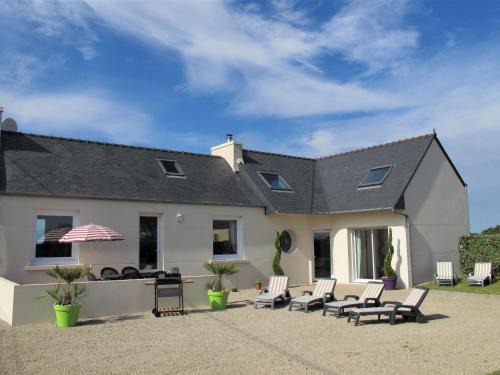Cleder House | Holiday Home Brise Marine by Interhome