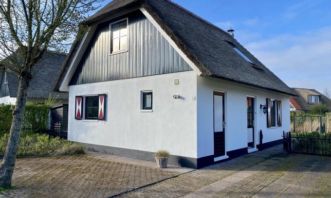 Callantsoog House | Holiday home Buitenplaats 31 in Callantsoog. Suitable for 6 people with 2 bedrooms.