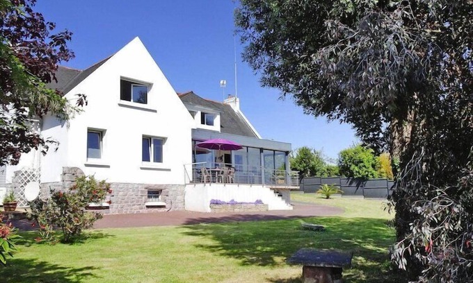 Ploubazlanec House | Holiday Home by Brehat Island & Sea Views